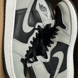 Nike Air Jordan 1 Retro High OG     Shadow 2.0